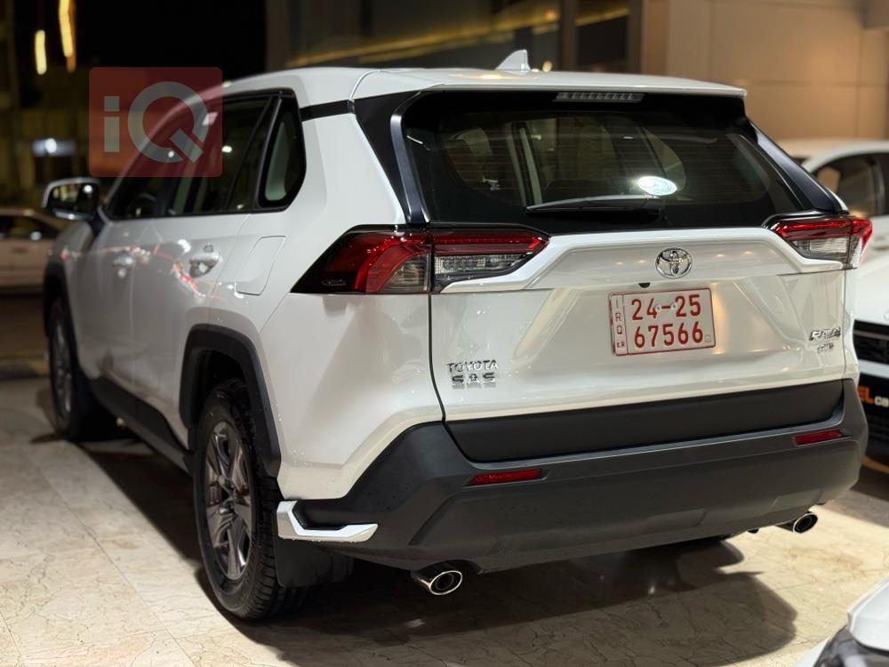 تۆیۆتا ڕاڤ 4